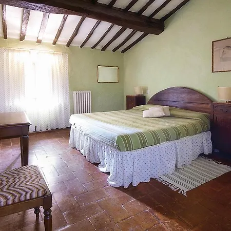 Hébergement de vacances Sleeps 10 Pool Wifi Sienne
